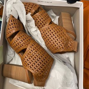 Brand new Lauren Conrad wedges